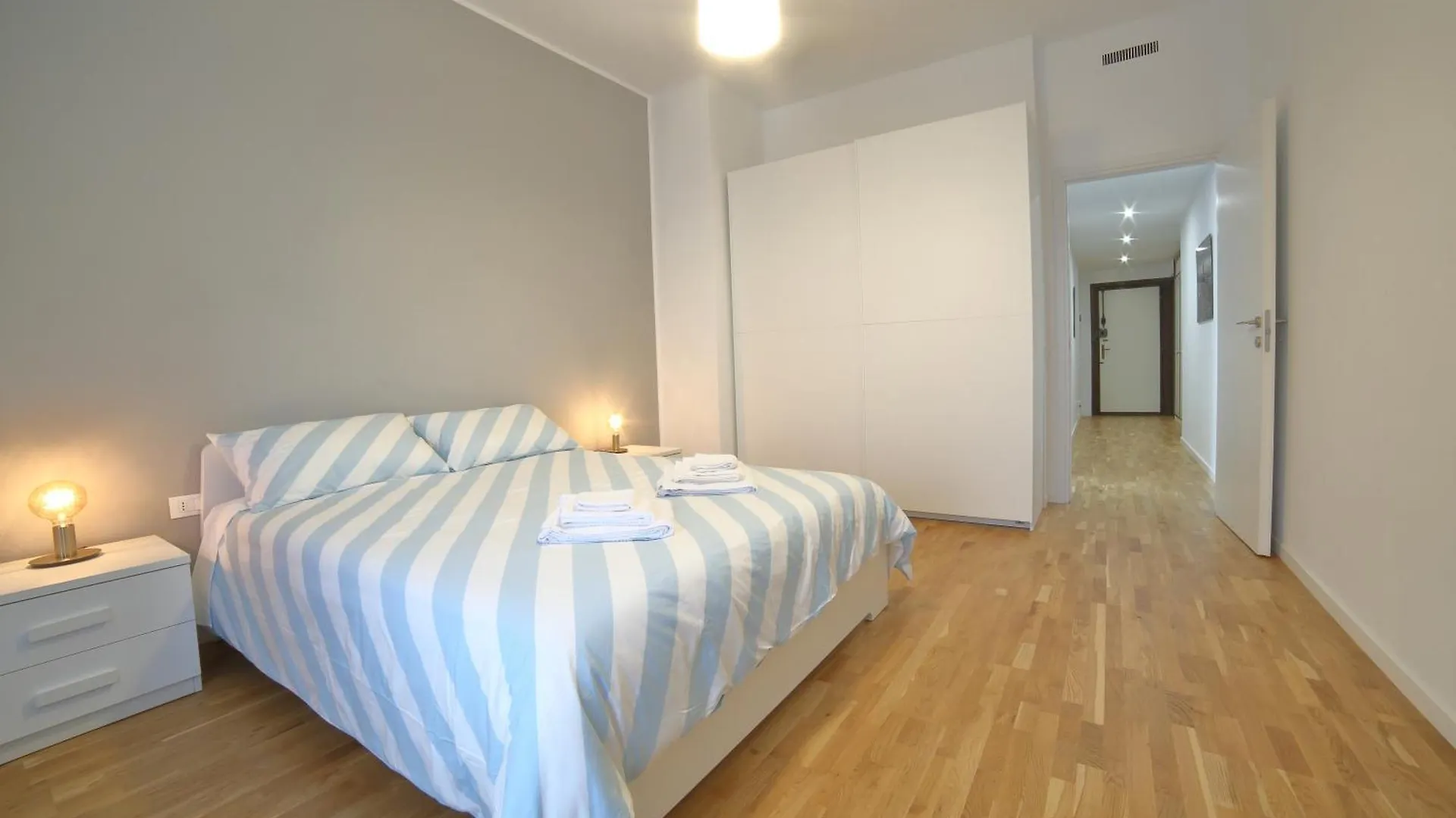 Elegant Apartment 7 Floor Of The Tower Free Wi-Fi Genoa