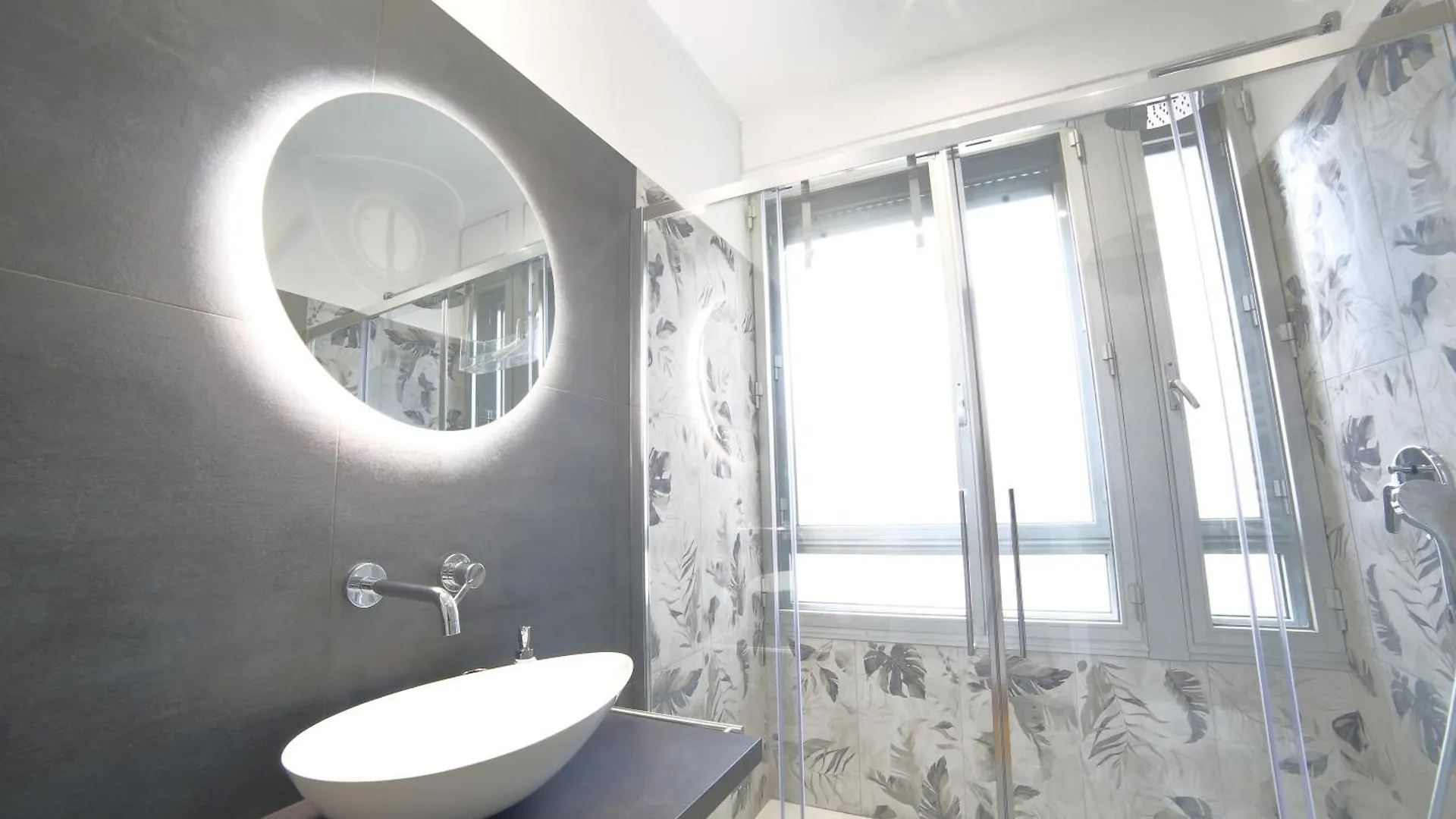 Elegant Apartment 7 Floor Of The Tower Free Wi-Fi Genoa